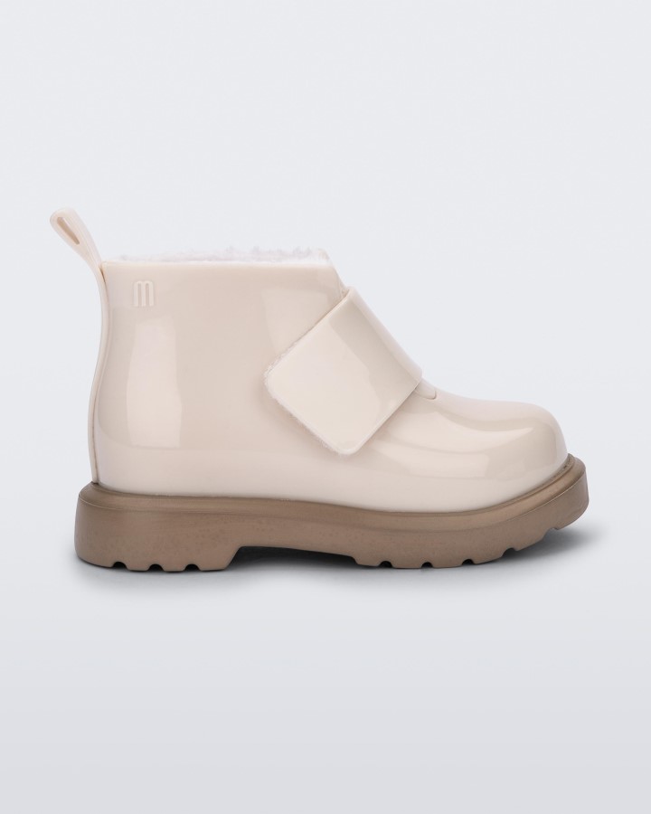 Minibot Chelsea Beige Melissa Botín Compacto Elegante