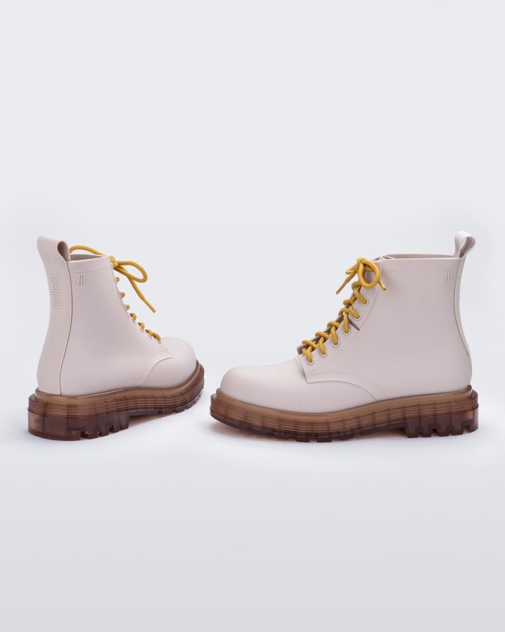 Botas Melissa Beige Elegancia Casual y Confort